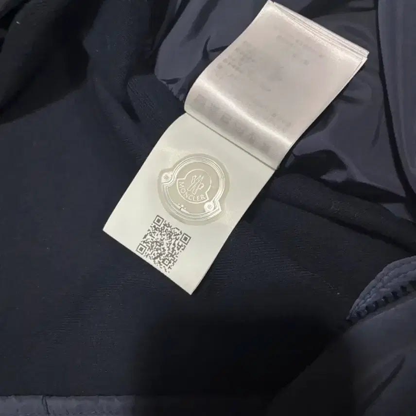 [SOLD OUT] 정품 몽클레어 몽클레르 니트 후드 바람막이