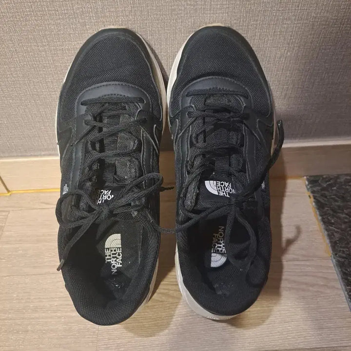 [BUNJANG] The North Face Black Sneakers Size 260 / 노스페이스 블랙 운동화사이즈260