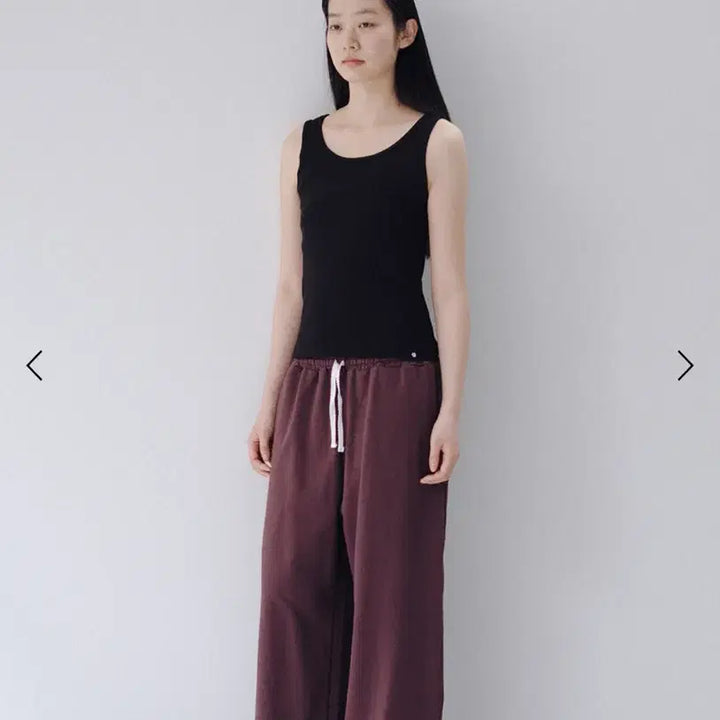 [BUNJANG] Ohesio Basic U-Neck Sleeveless Black / 새상품 오헤시오 베이직 유넥 슬리브리스 블랙