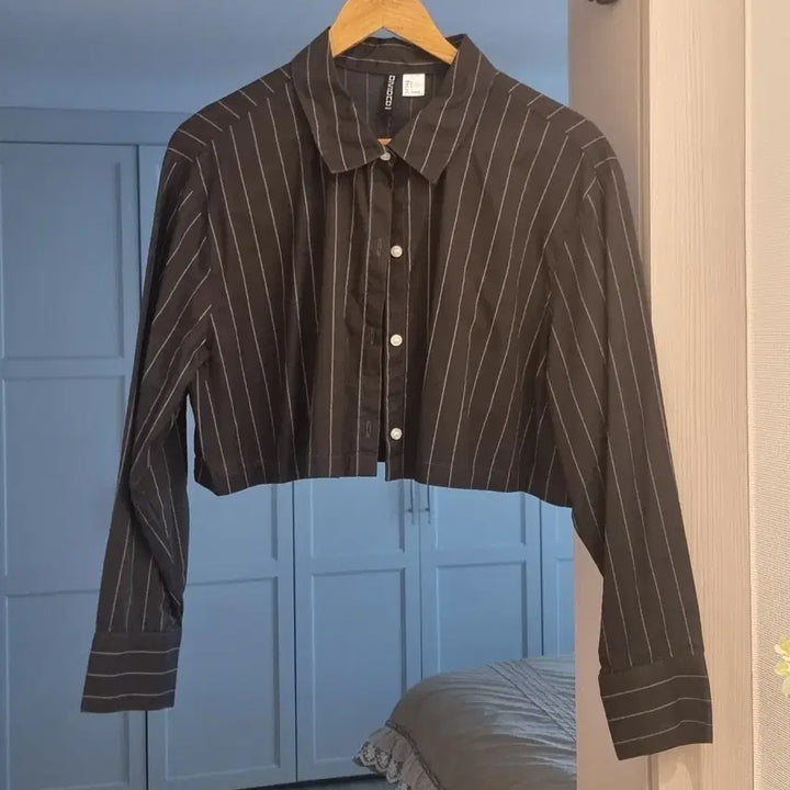 [BUNJANG] H&amp;M Striped Crop Shirt / 한번도 안입은 h&amp;m 크롭 셔츠