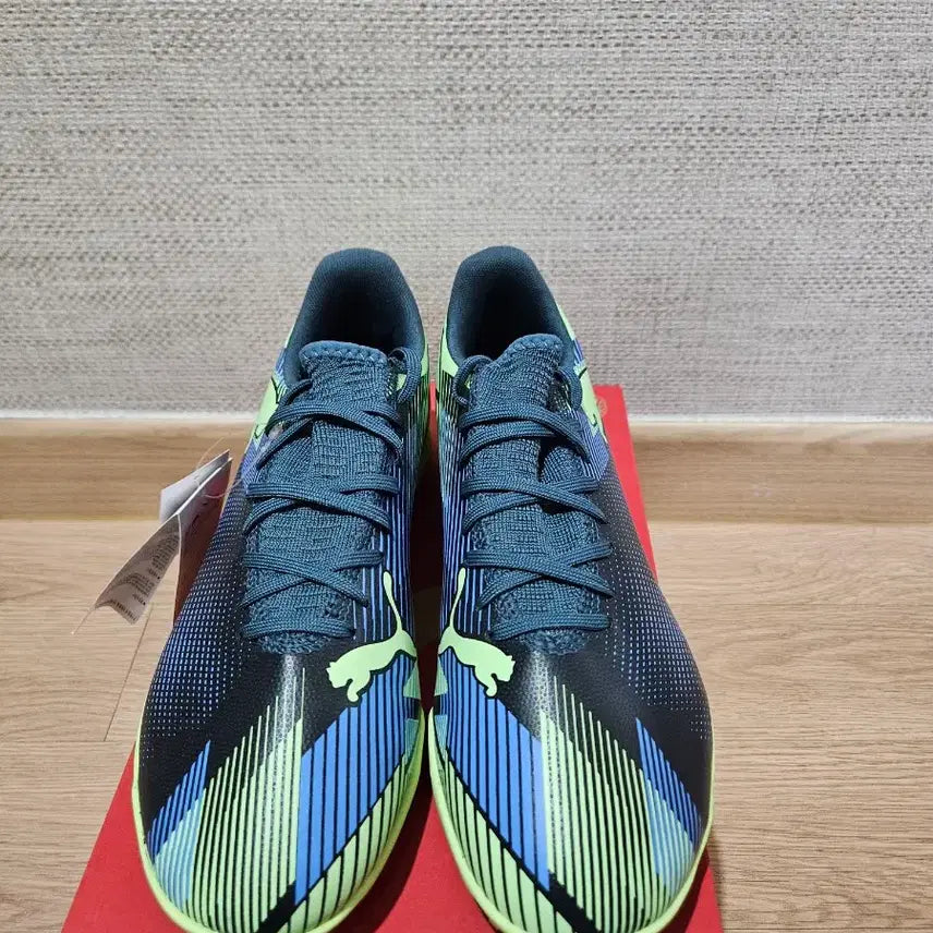 [BUNJANG] Puma Future 7 Play TT Futsal Shoes / 푸마 퓨처 7 플레이 TT 풋살화 (새상품270.275)