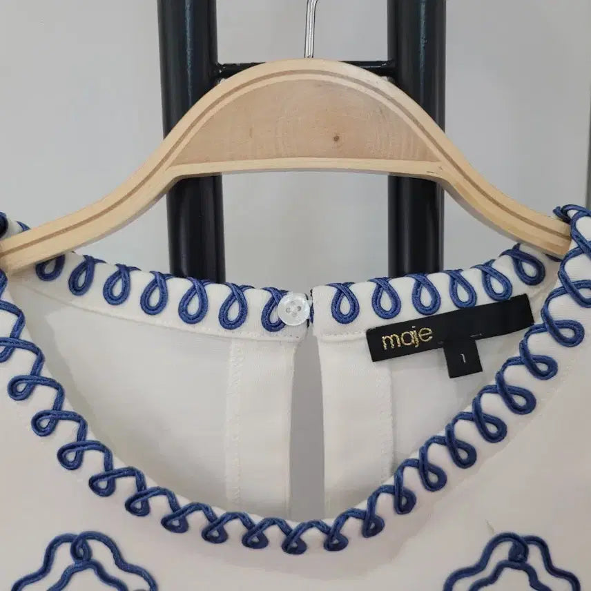 [SOLD OUT] 마쥬 화이트 자수 슬리브리스 미니 원피스 55사이즈