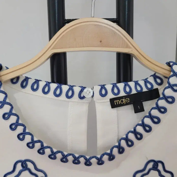 [SOLD OUT] 마쥬 화이트 자수 슬리브리스 미니 원피스 55사이즈