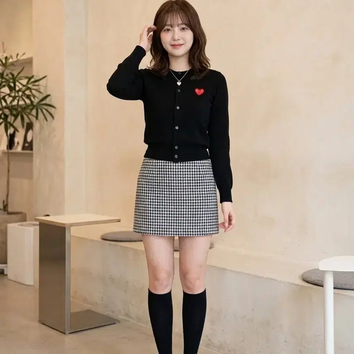 [BUNJANG] 꼼데가르송 플레이 레드 와펜 라운드 가디건 블랙 / 꼼데가르송 플레이 레드 와펜 라운드 가디건 블랙