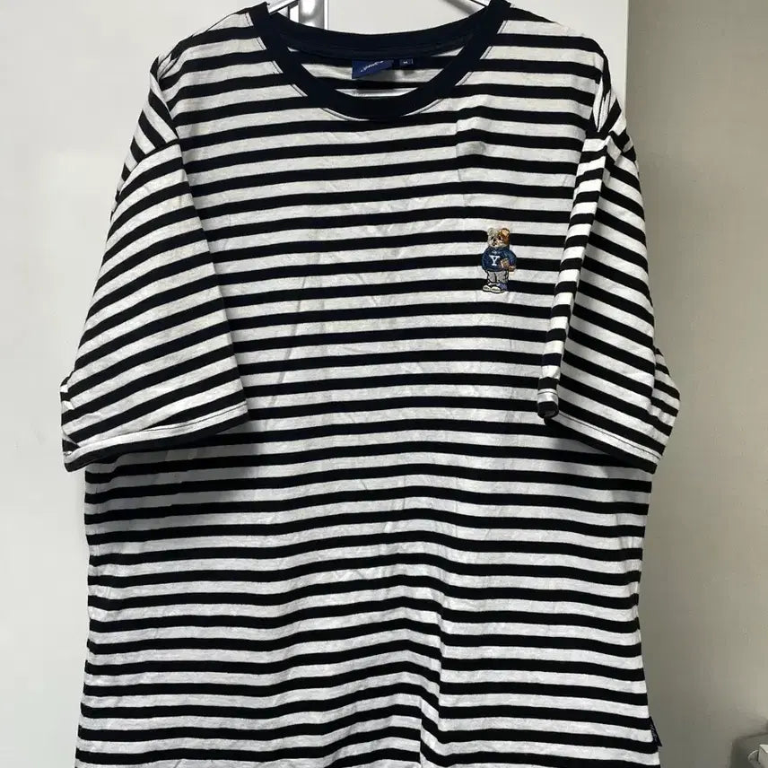 [BUNJANG] 예일 스트라이프 반팔 티셔츠 / 예일 스트라이프 반팔 티셔츠