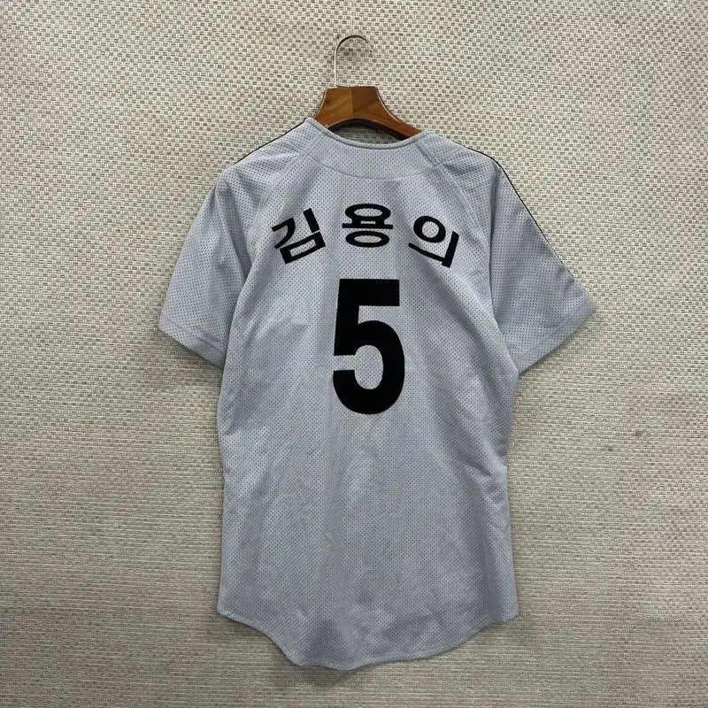 [BUNJANG] ATC LG 트윈스 김용의 야구 유니폼 반팔티 95 D00212 / ATC LG 트윈스 김용의 야구 유니폼 반팔티 95 D00212