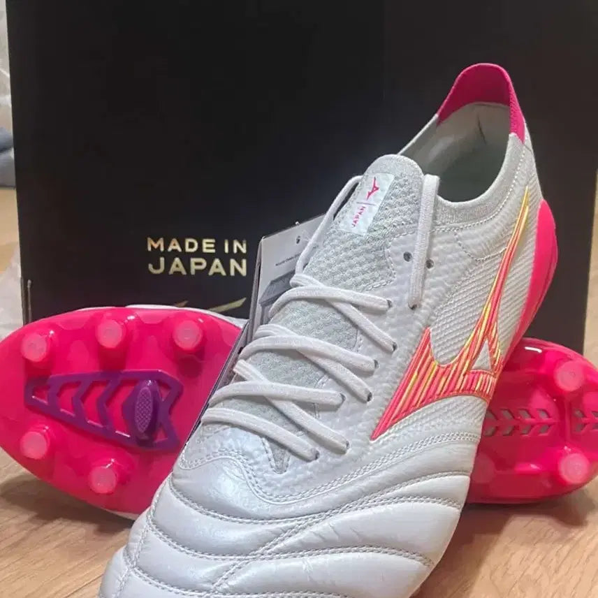 [BUNJANG] 미즈노 축구화 화이트/핑크 Made in Japan / 미즈노 축구화 화이트/핑크 Made in Japan