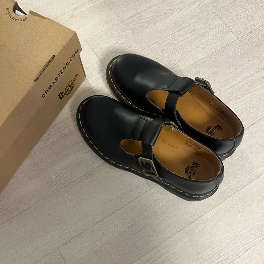 [SOLD OUT] 닥터마틴 메리제인 폴리 240