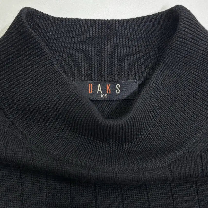 [SOLD OUT] DAKS 닥스 블랙 니트 105