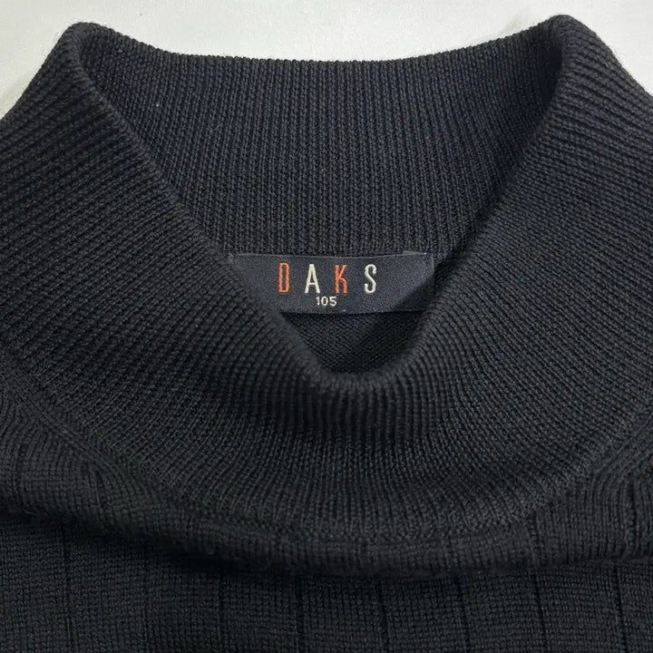 [SOLD OUT] DAKS 닥스 블랙 니트 105