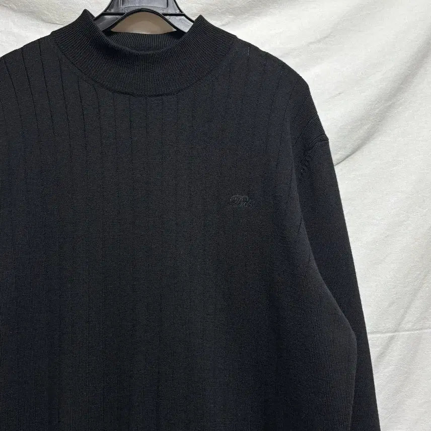 [SOLD OUT] DAKS 닥스 블랙 니트 105