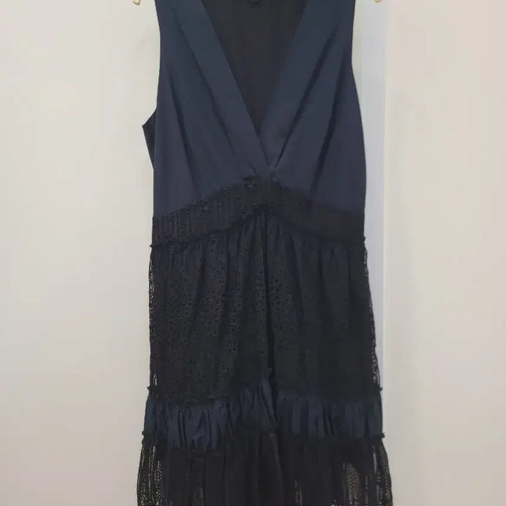 [BUNJANG] 타쿤 THAKOON 블랙 레이스 민소매 원피스 55사이즈 / 타쿤 THAKOON 블랙 레이스 민소매 원피스 55사이즈