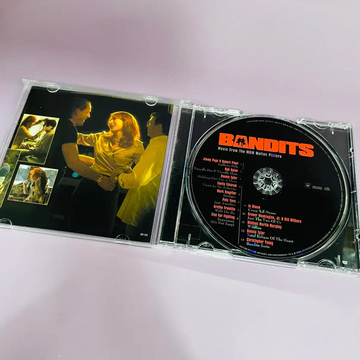[BUNJANG] [중고음반/CD] 밴디츠 BANDITS 영화음악 OST / [중고음반/CD] 밴디츠 BANDITS 영화음악 OST
