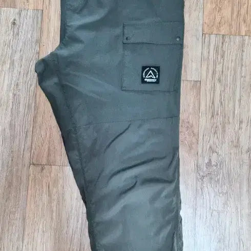 [SOLD OUT] 디스커버리 카고조거팬츠 카키색 34