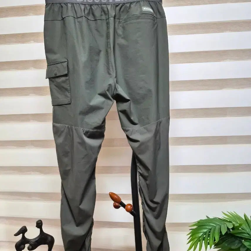 [SOLD OUT] 디스커버리 카고조거팬츠 카키색 34