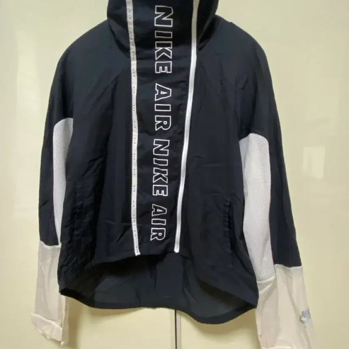 [SOLD OUT] 나이키 여성 바람막이 S