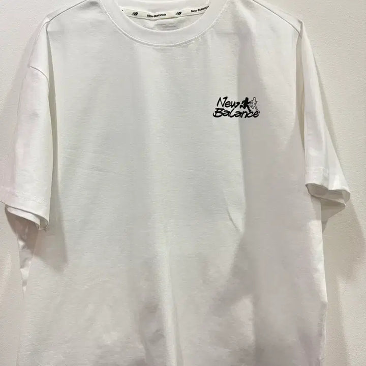 [SOLD OUT] 뉴발란스 화이트 로고 반팔 티셔츠