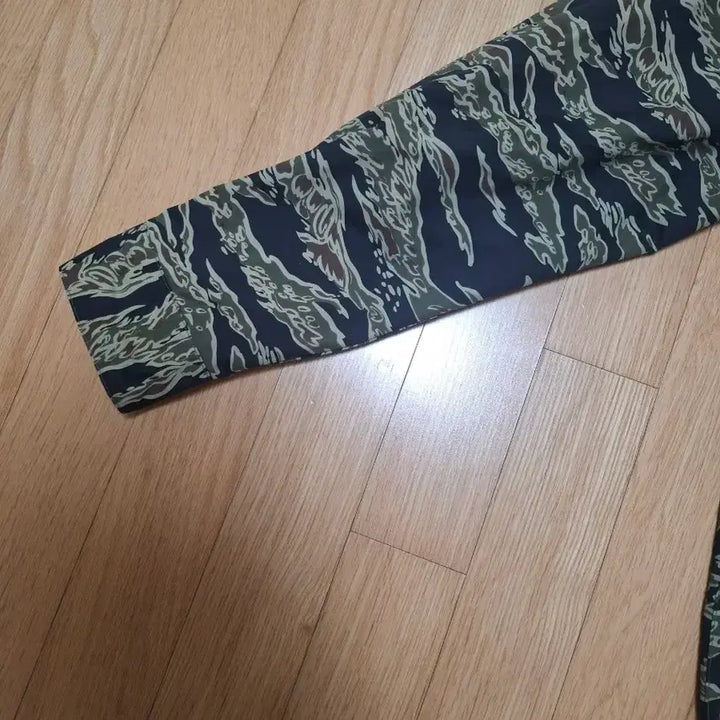 [BUNJANG] 스투시 타이거카모 카모 자켓 코치자켓 팝니다. / 스투시 타이거카모 카모 자켓 코치자켓 팝니다.