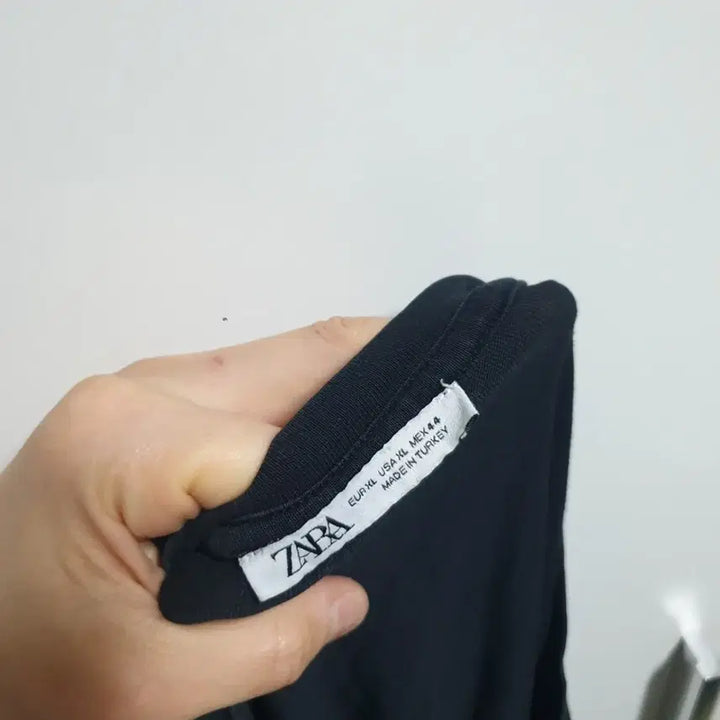 [BUNJANG] 자라 블랙반팔티88 반팔티88 티셔츠88 / 자라 블랙반팔티88 반팔티88 티셔츠88