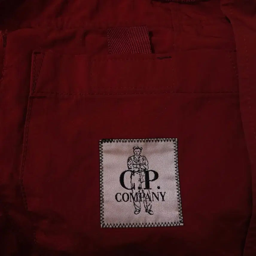 [SOLD OUT] CP 씨피컴퍼니 고글 후드 레드 패딩점퍼