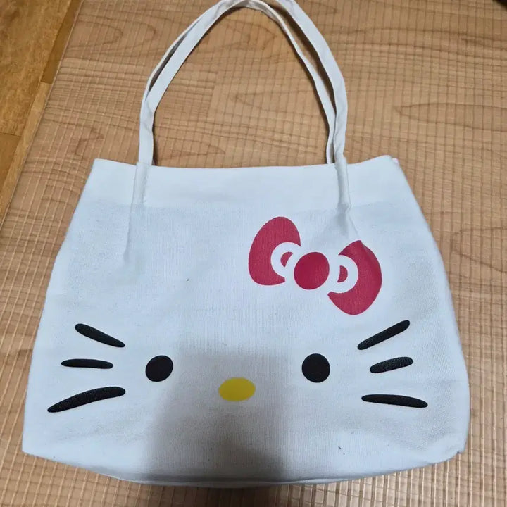 [SOLD OUT] 헬로키티 토트백.파우치 미사용 3개일괄