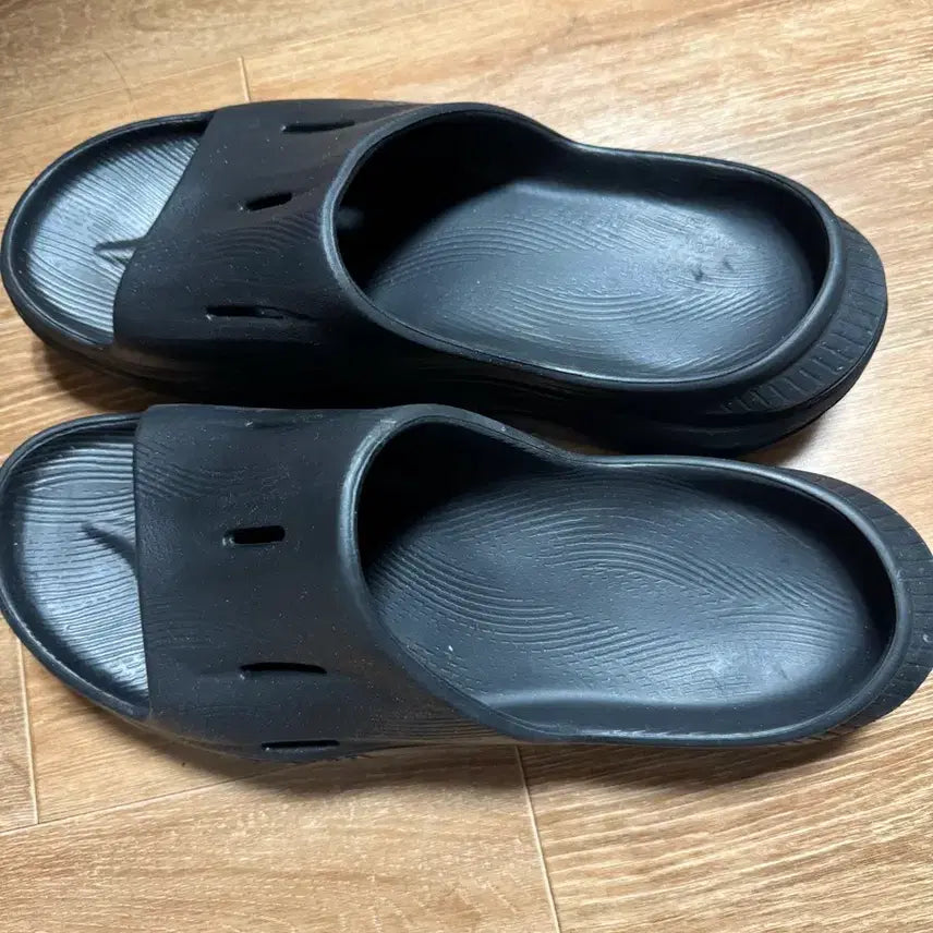 [SOLD OUT] 호카 슬리퍼