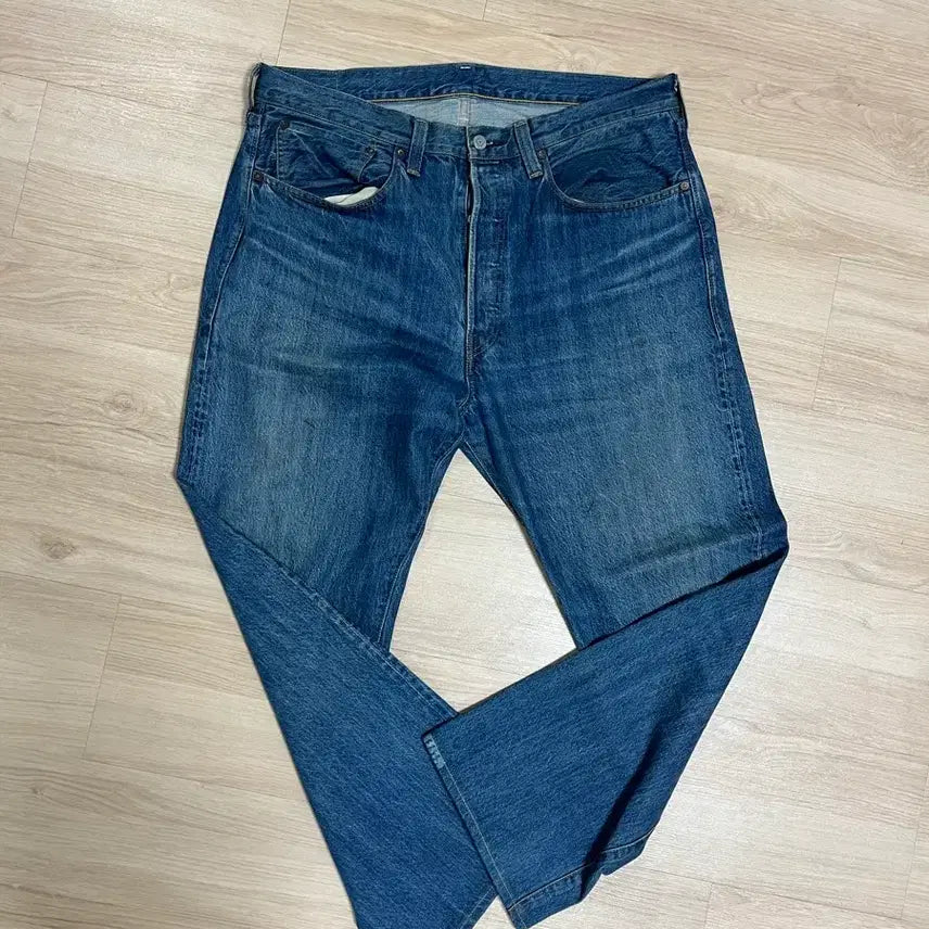 [SOLD OUT] [38] LVC 47501