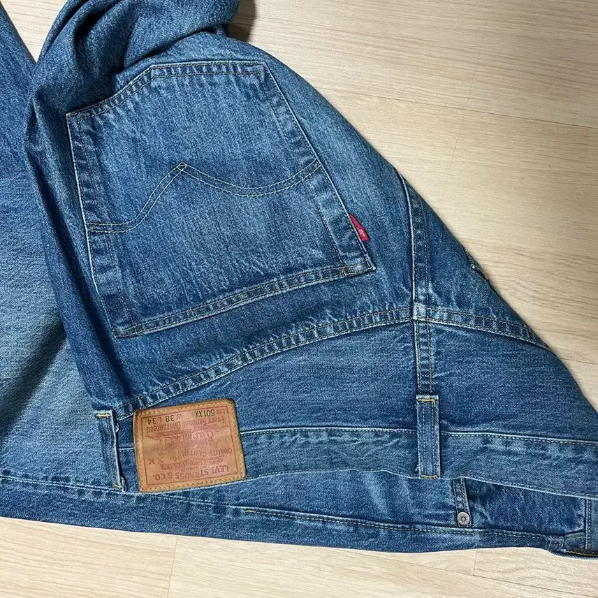 [SOLD OUT] [38] LVC 47501