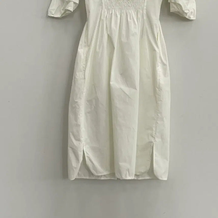 [SOLD OUT] 타임 포스트모던 여성66 화이트 지퍼형 반팔 원피스