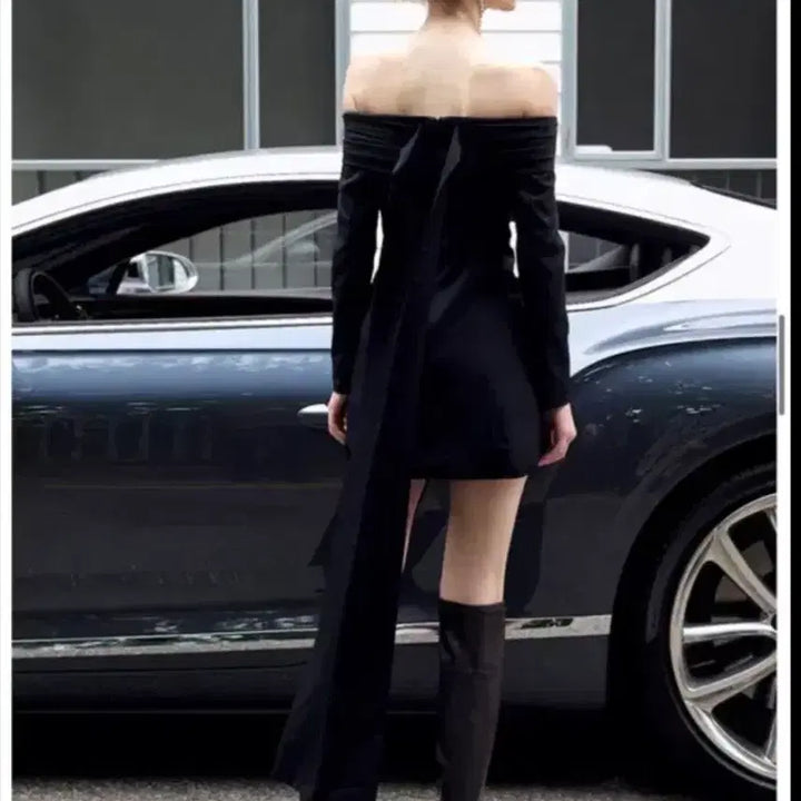 [SOLD OUT] 더티스 THETIS 코르셋 디테일 슬림 튜브탑 드레스 dress