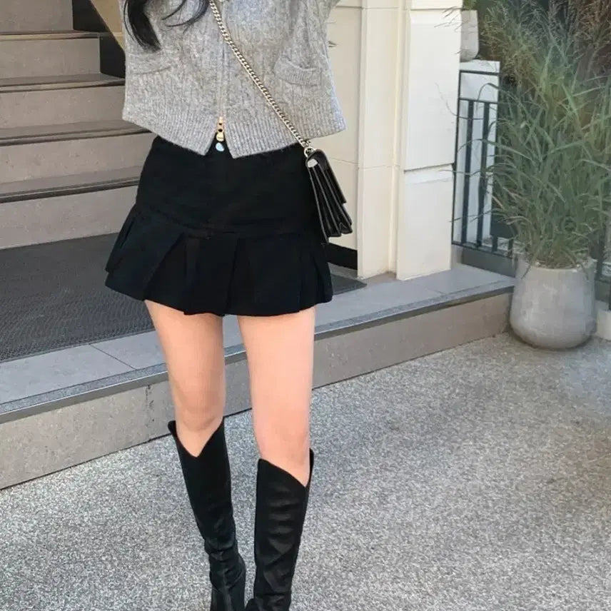 [BUNJANG] 데이로제 자체제작 블랙 플리츠 미니스커트 에이블리 / 데이로제 자체제작 블랙 플리츠 미니스커트 에이블리