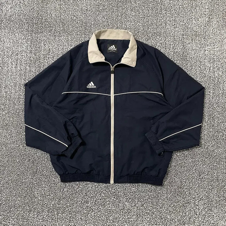 [SOLD OUT] 빈티지9. 아디다스 올드스쿨 빈티지 바람막이 점퍼 네이비 베이지 배색