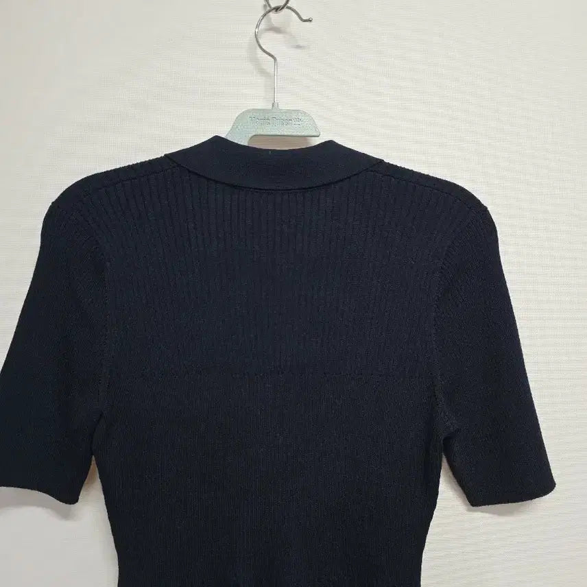 [SOLD OUT] 띠어리 블랙 반팔 카라 니트m