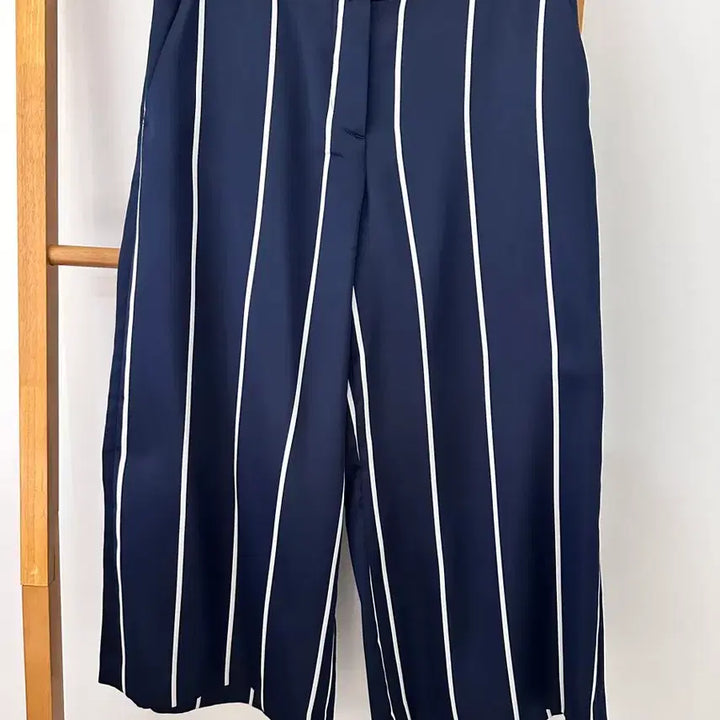 [BUNJANG] Theory Luxe Stripe Wide 7/8 Pants / 띠어리 럭스 스트라이프 와이드 7부 팬츠