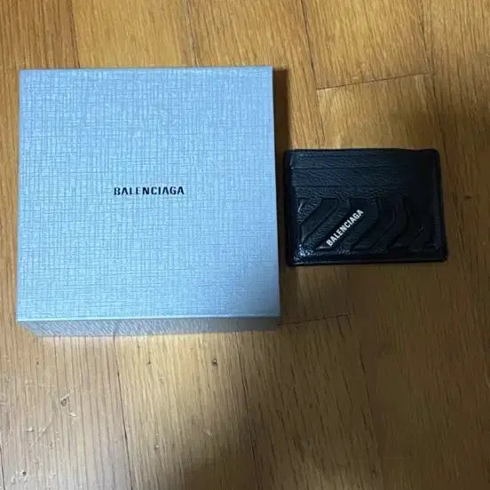 [SOLD OUT] 발렌시아가 카드지갑 팝니다