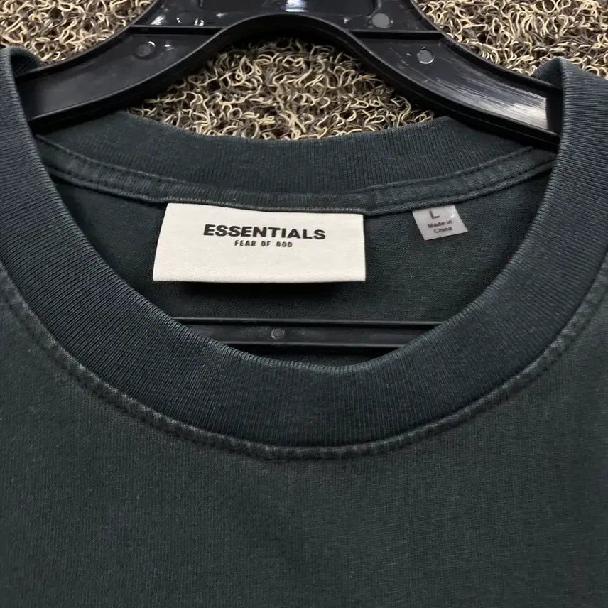 [SOLD OUT] 에센셜 피어오브갓 블랙 반팔 티셔츠