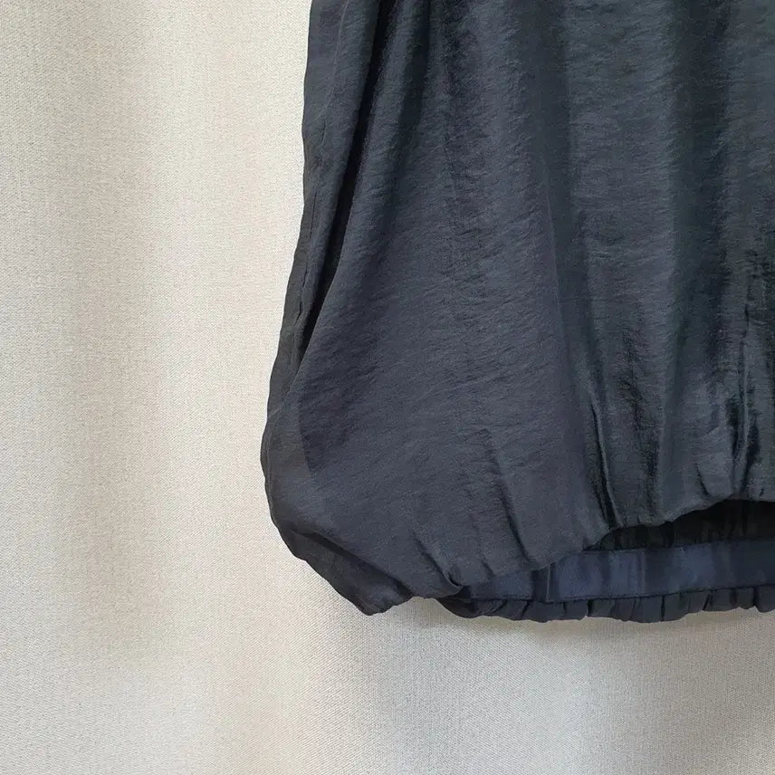 [BUNJANG] Kim Seo Ryong Sleeveless Blouse / 김서룡 민소매 슬리블리스 블라우스