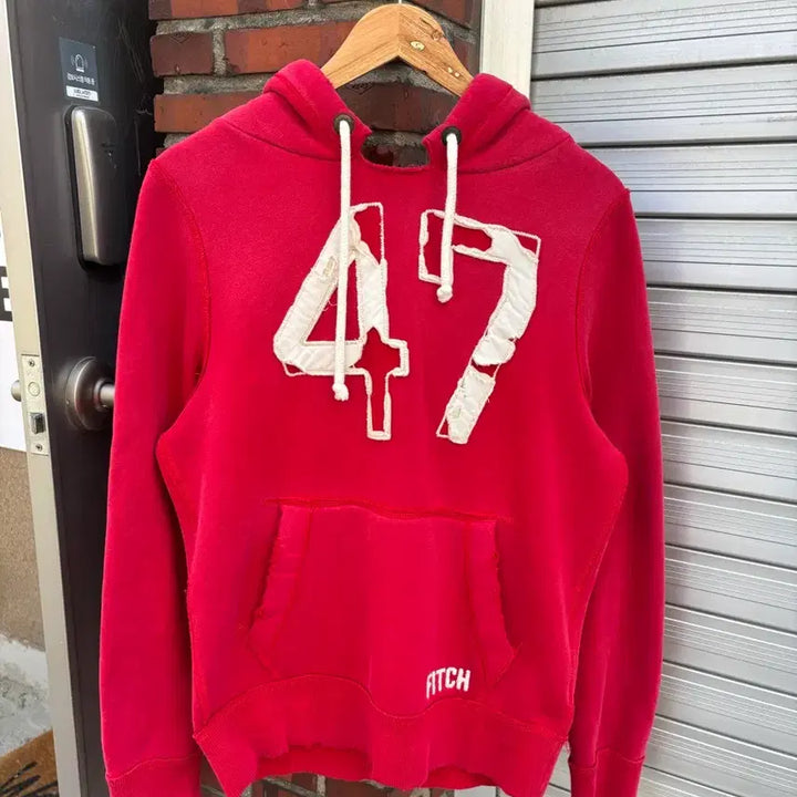 [BUNJANG] Abercrombie 47 Embroidered Hoodie / 아베크롬비 47 자수 후드티