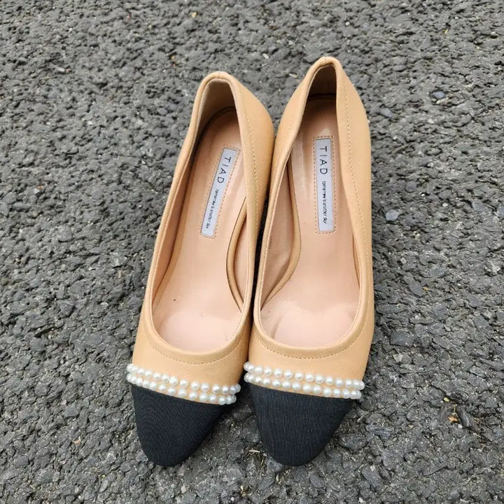 [BUNJANG] TIAD Pearl Accent Pumps Beige / TIAD 진주 배색 펌프스 235 베이지