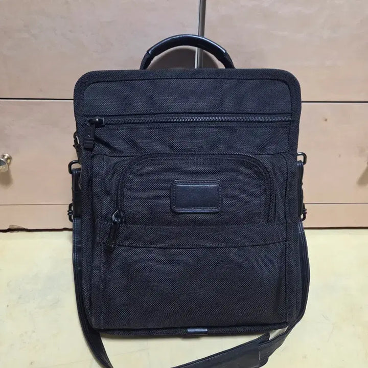 [SOLD OUT] 투미 정품 알파브라보 크로스바디