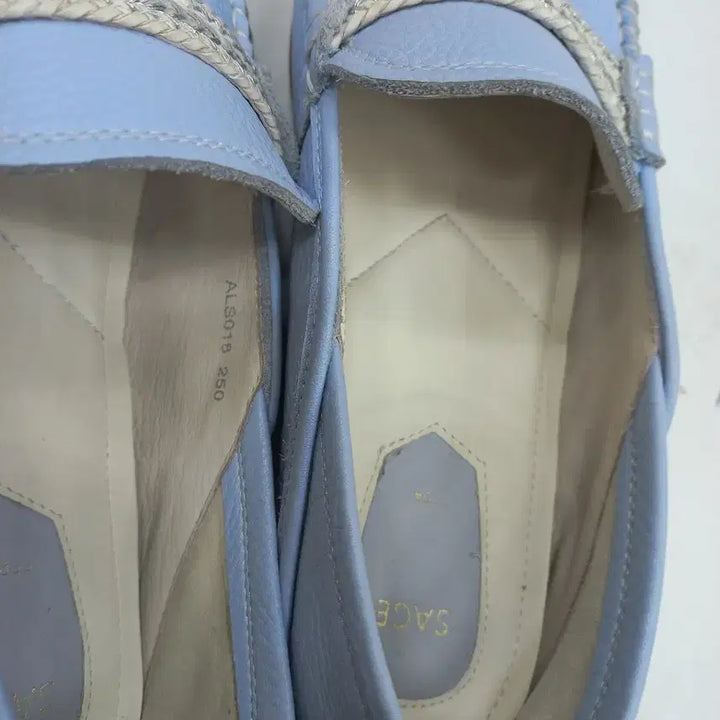 [SOLD OUT] 소다 여성 로퍼 250 하늘색