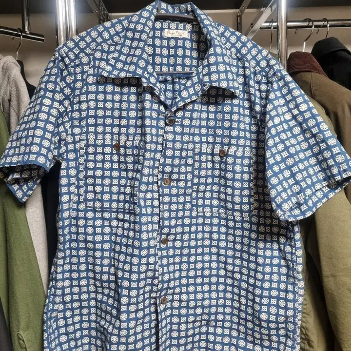 [BUNJANG] Burgus Plus Short Sleeve Shirt / 버거스플러스 반팔셔츠