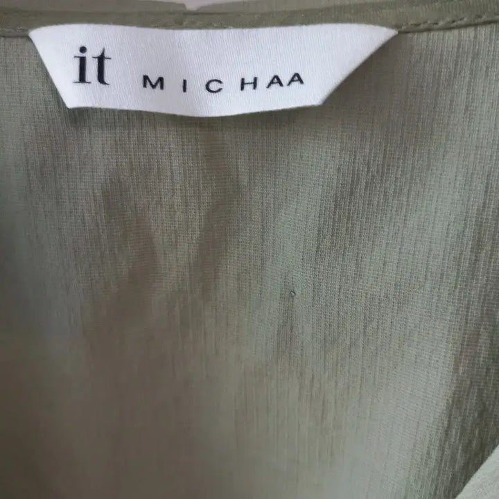 [BUNJANG] it MICHAA 반팔 블라우스셔츠 / it MICHAA 반팔 블라우스셔츠