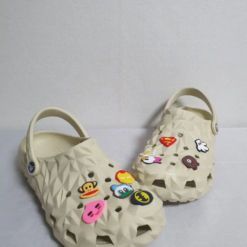 [SOLD OUT] 270mm 크록스 클래식 지오메트릭 클로그 베이지 M9