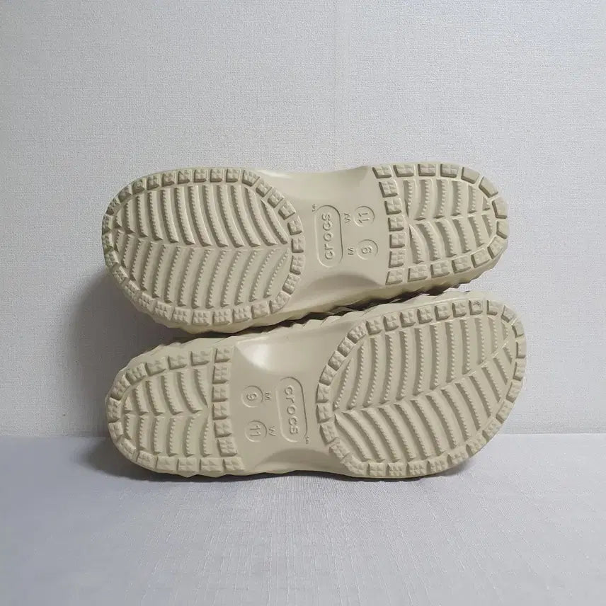 [SOLD OUT] 270mm 크록스 클래식 지오메트릭 클로그 베이지 M9