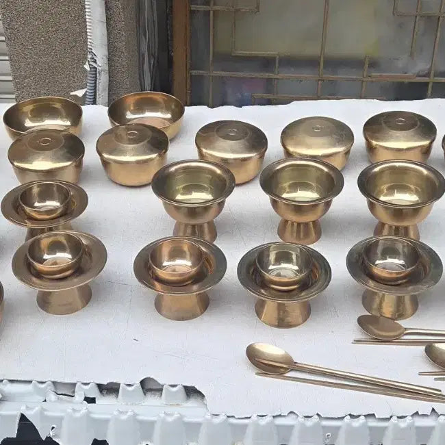 [BUNJANG] Lee Bong-ju Traditional Korean Bronze Ware Set (27 Pieces) / 민속품 유기장 이봉주 유기 총 27종 일괄