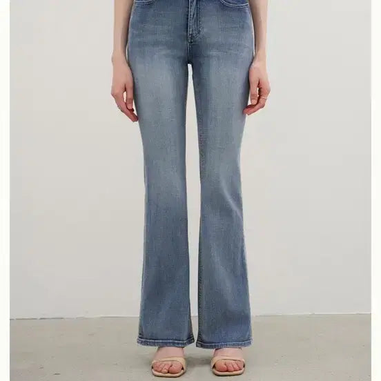 [BUNJANG] Hawa Magic Hour Bootcut Denim Pants Medium Blue Short XS / Hawa 하와 매직아워 부츠컷 데님 미디움 블루 숏 xs