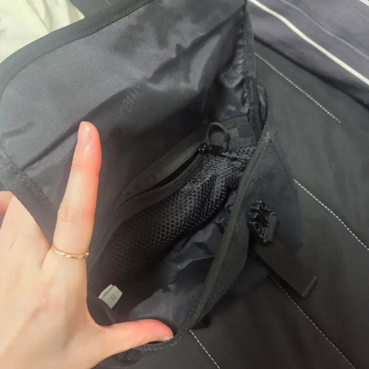 [BUNJANG] Supreme Mini Messenger Bag 25ss / 슈프림 미니 메신저백 25ss