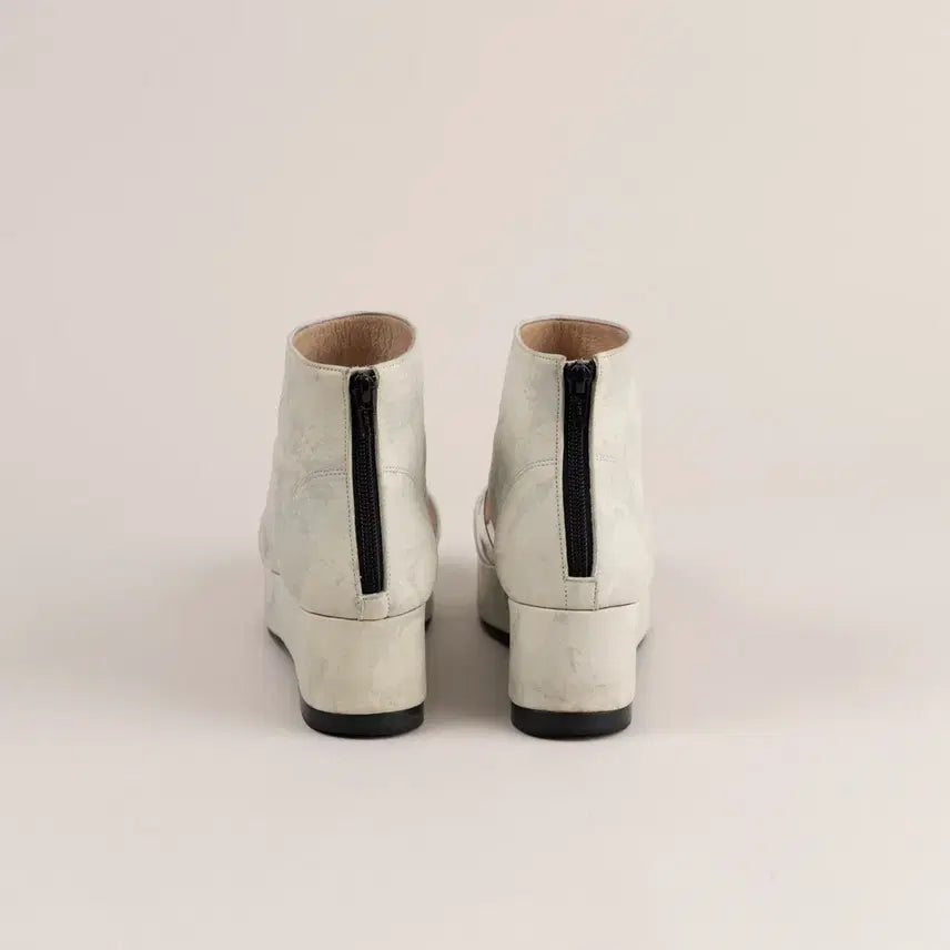 [SOLD OUT] 플랫아파트먼트 한복 신발 모티브 부츠 240