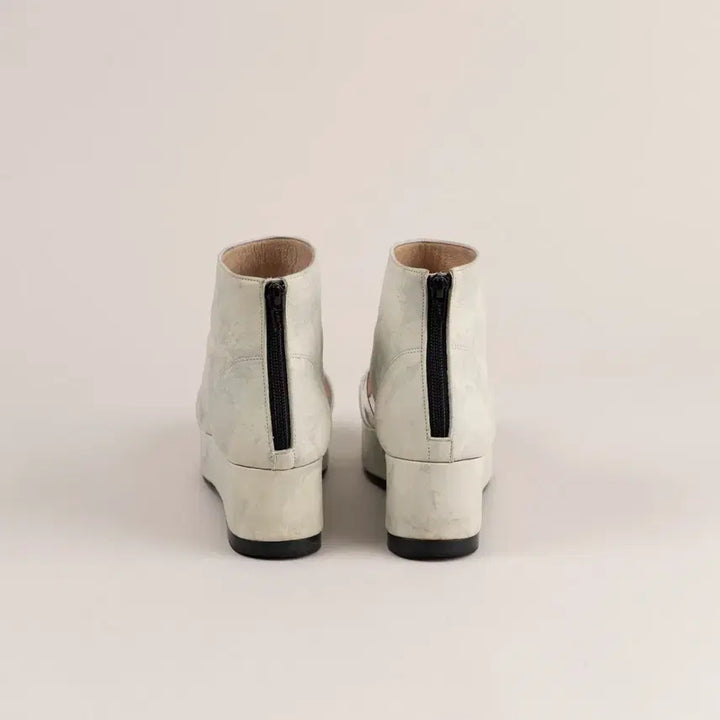 [SOLD OUT] 플랫아파트먼트 한복 신발 모티브 부츠 240